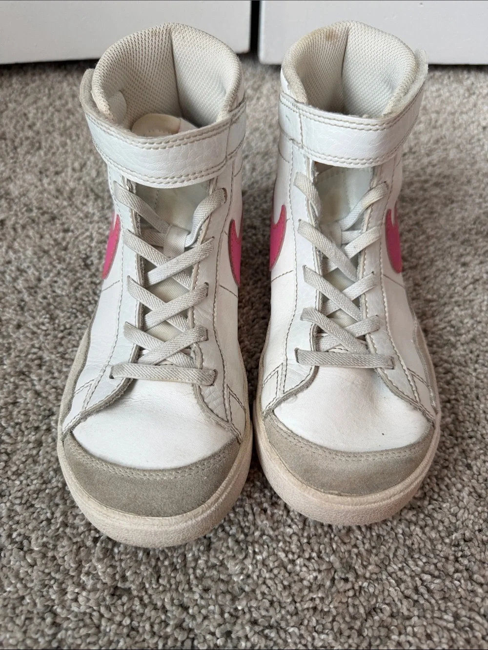 Nike Kids Blazer High-Top Sneakers in White and Pink size 1.5Y